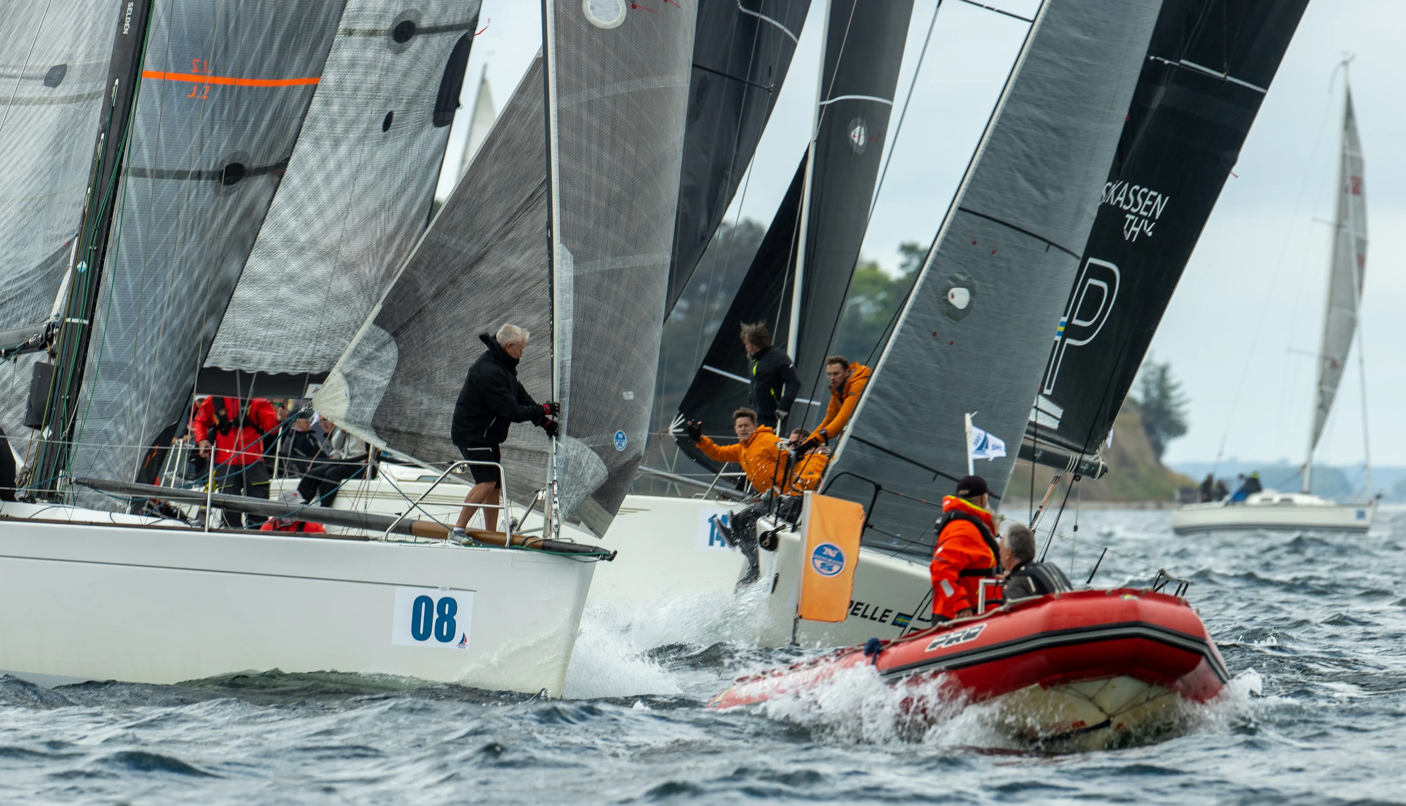 /jct/jcktrue.dk/raw/branch/main/assets/media/albums/sailingpics/dh_dm_broegger_maerkerunding.webp